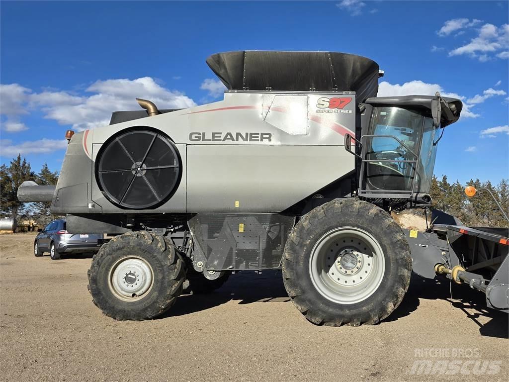 Gleaner S97 Зернозбиральні комбайни