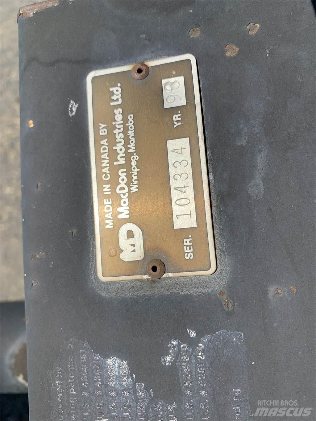 MacDon 942 14' Рядкові жатки