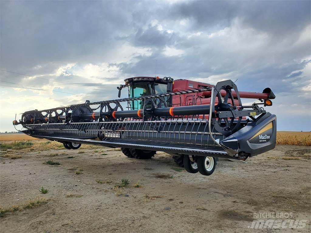 MacDon D65-D Зернозбиральні комбайни