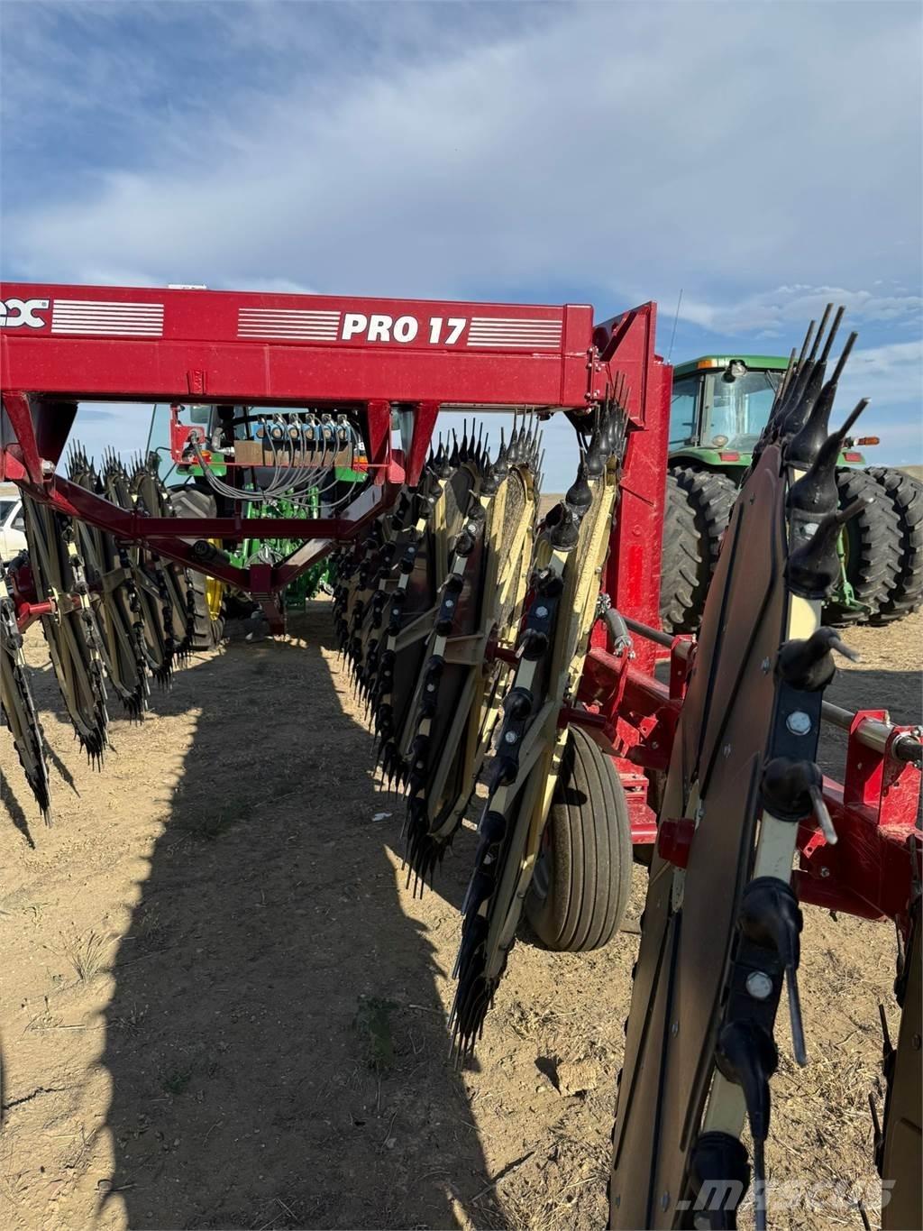 Sitrex Pro17 Граблі і сінозворушувачі