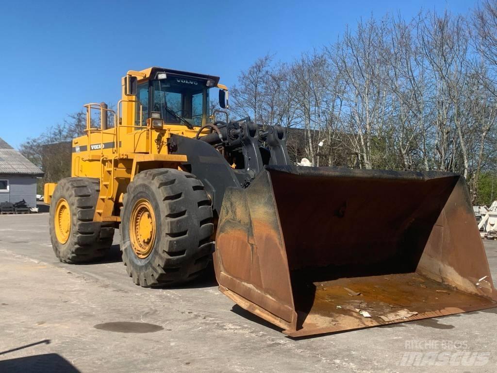 Volvo L330C Фронтальні навантажувачі