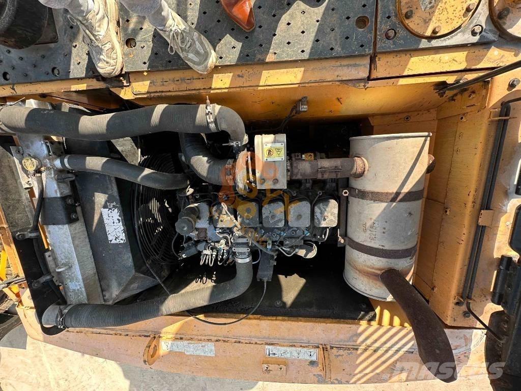 Hyundai R 225 -9 Гусеничні екскаватори