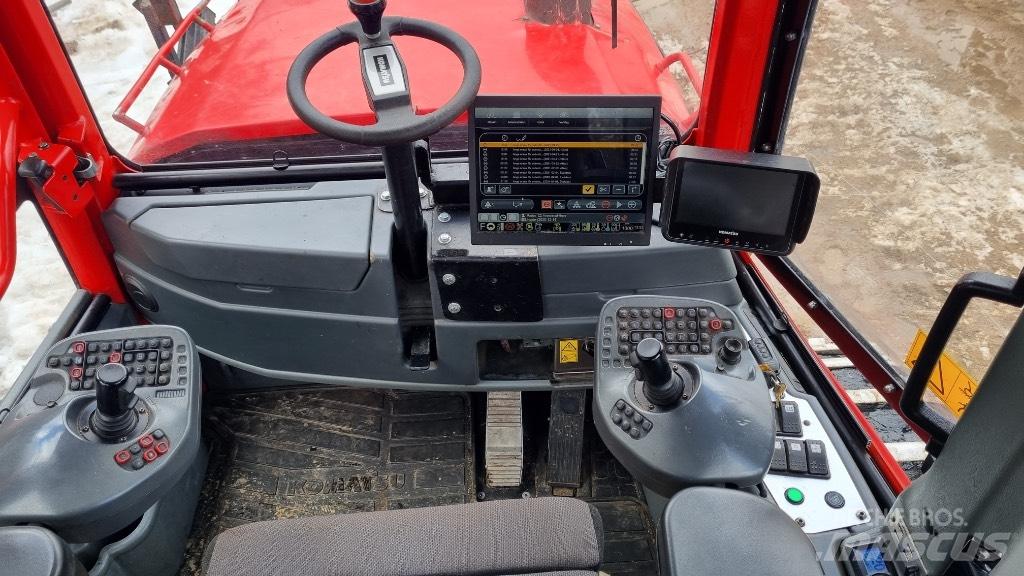 Komatsu 895 Форвардери