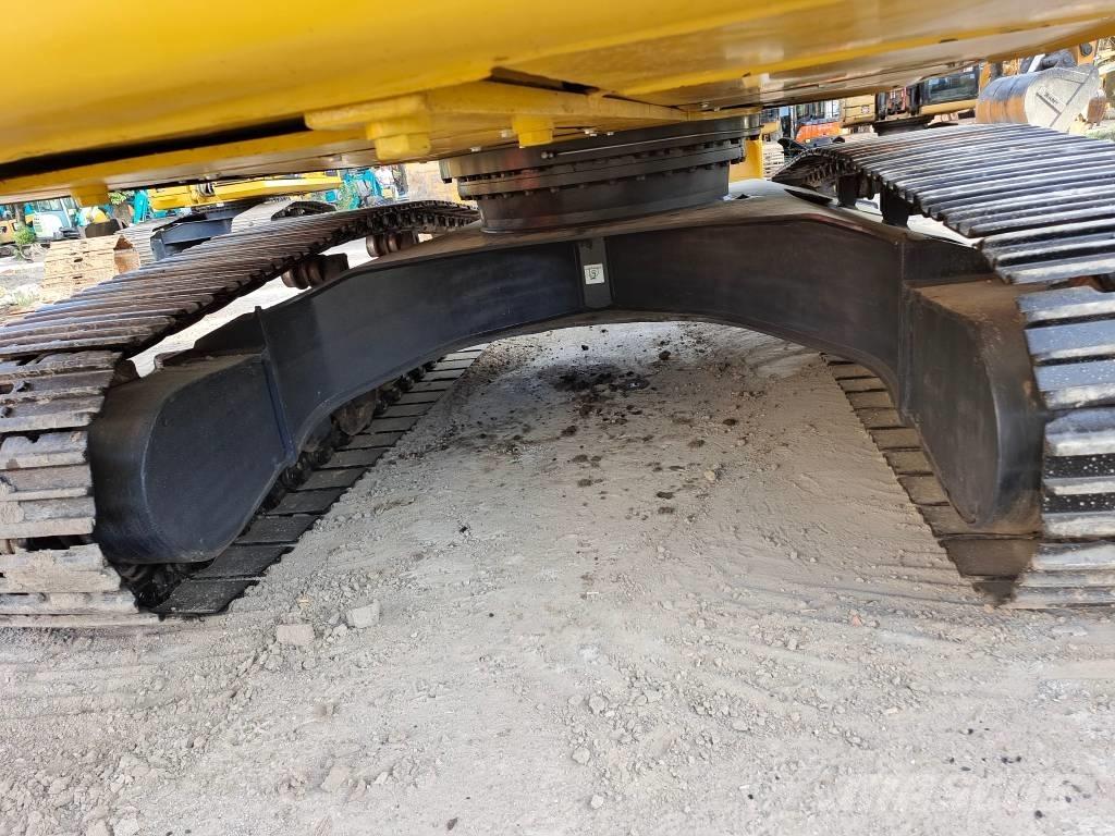 Komatsu PC 220-8 Гусеничні екскаватори