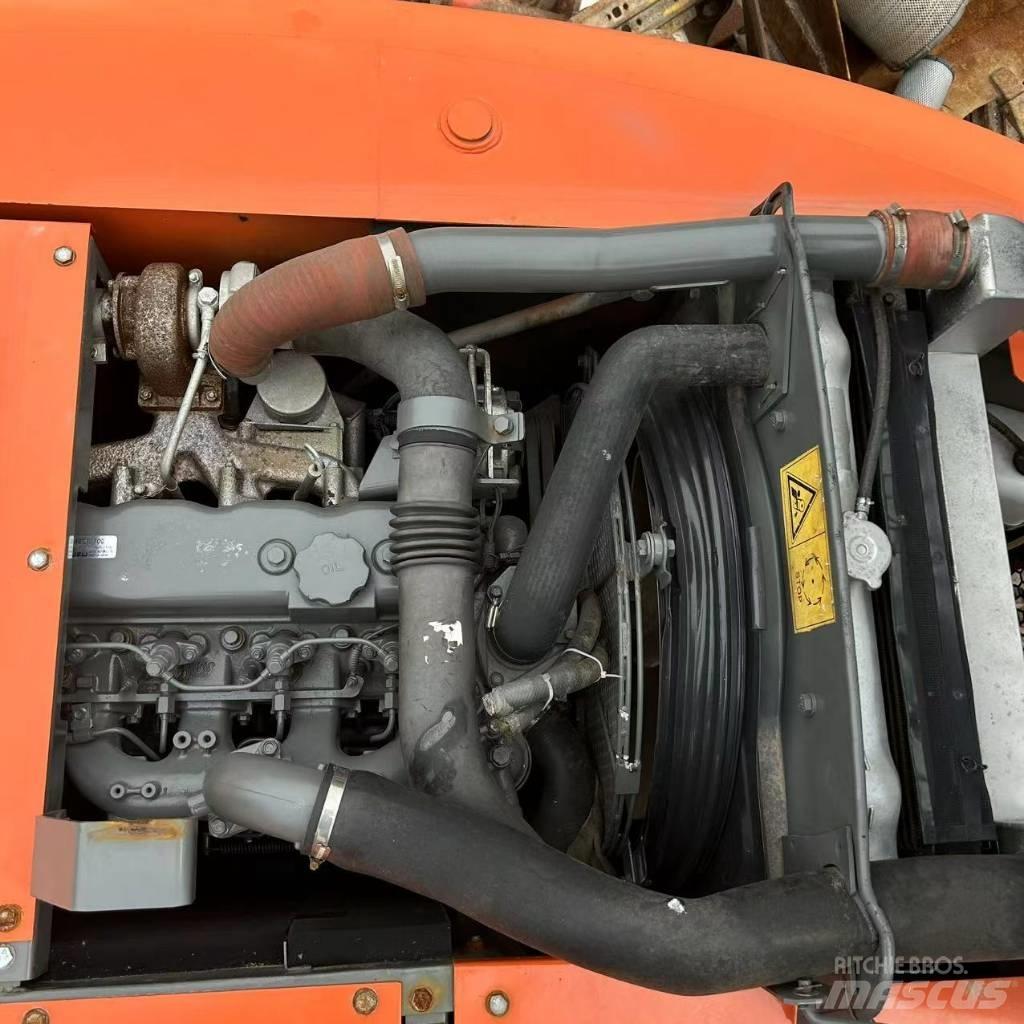 Hitachi ZX 120 Гусеничні екскаватори