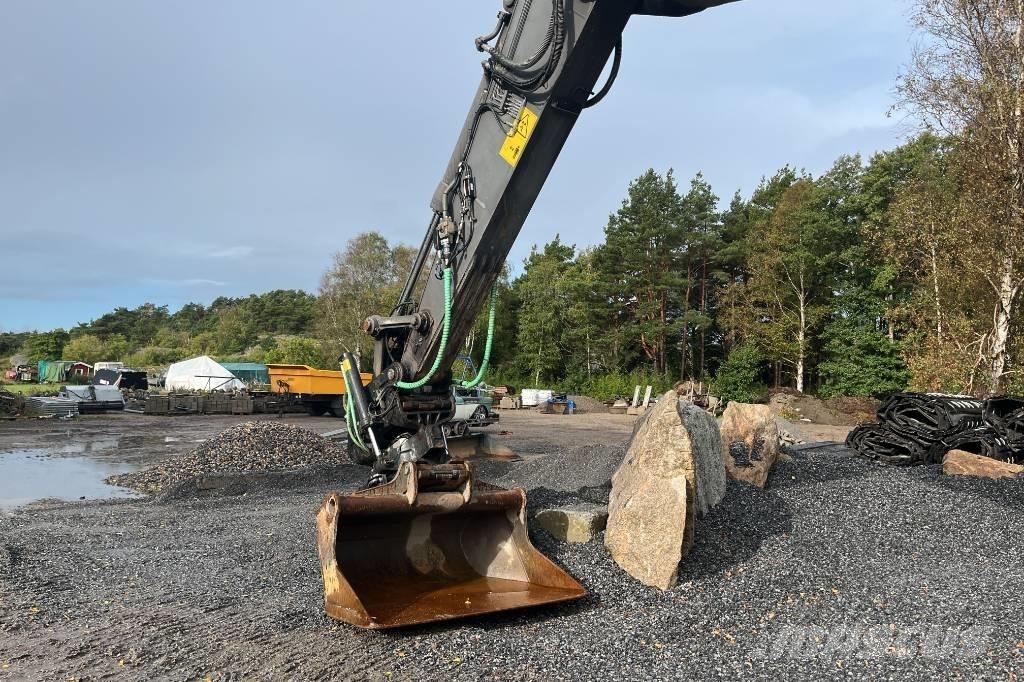 Volvo EC 220 DL Гусеничні екскаватори