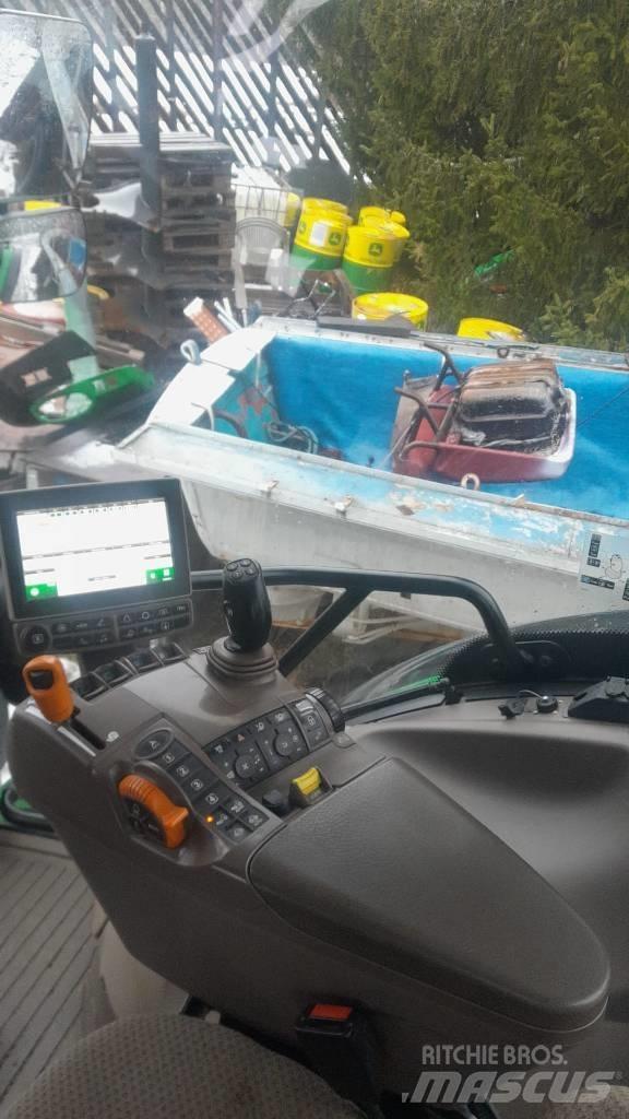 John Deere 6130R Трактори