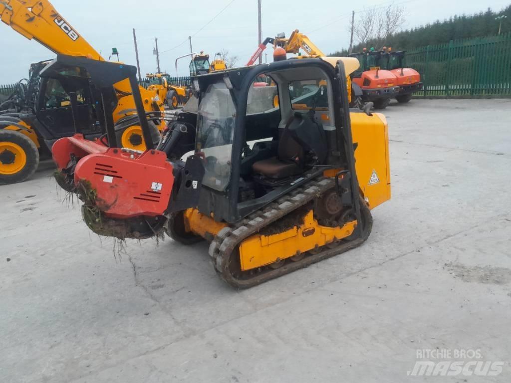 JCB 190 T Компактні навісні знаряддя