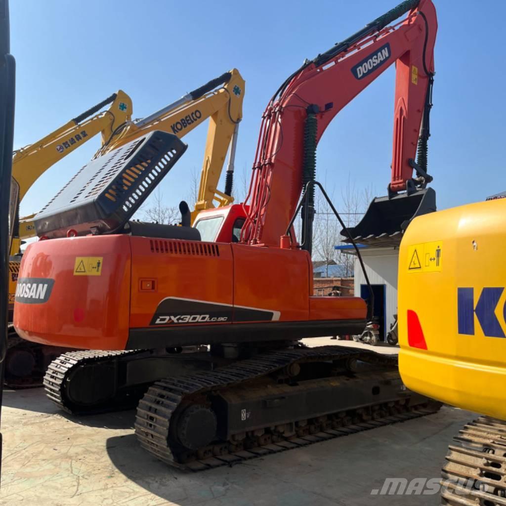 Doosan DX 300 Гусеничні екскаватори