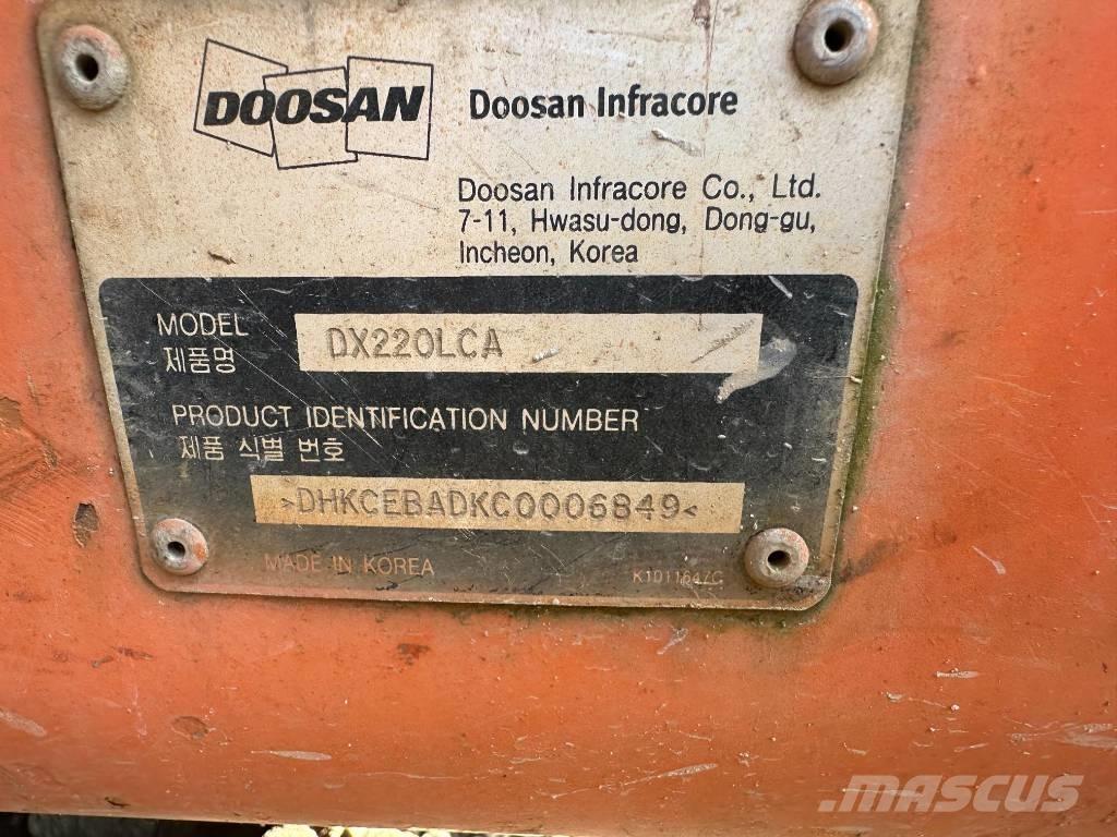 Doosan DX 220 LCA Гусеничні екскаватори