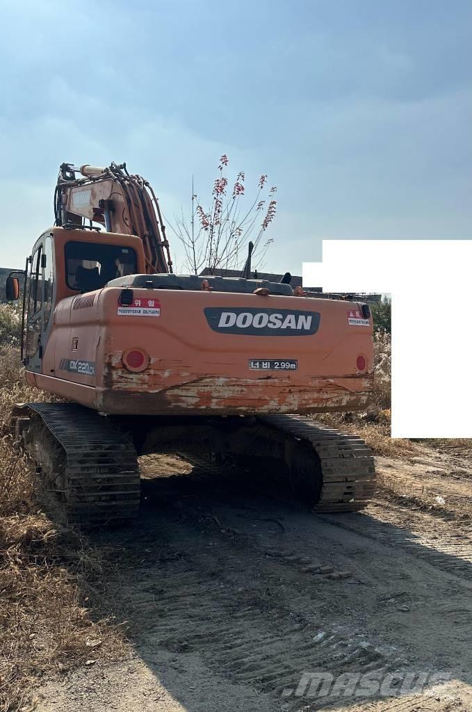 Doosan DX 220 LCA Гусеничні екскаватори