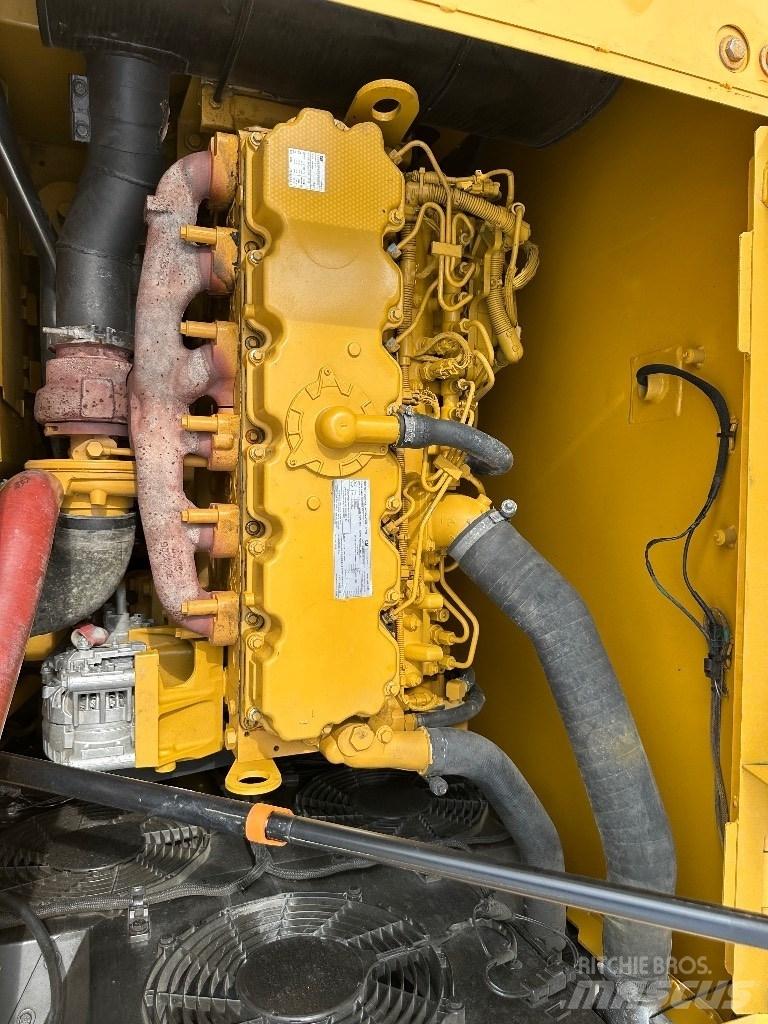 CAT CAT320 Середні екскаватори 7т. - 12т.