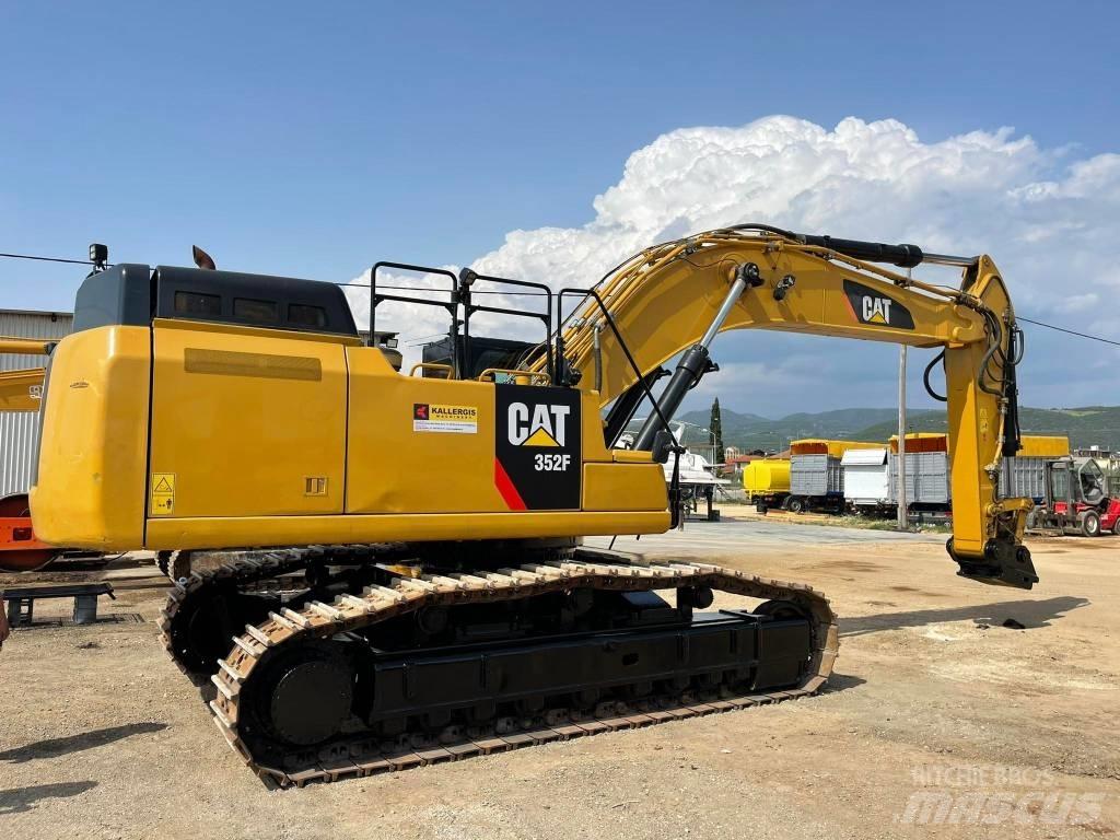 CAT 352FL Гусеничні екскаватори