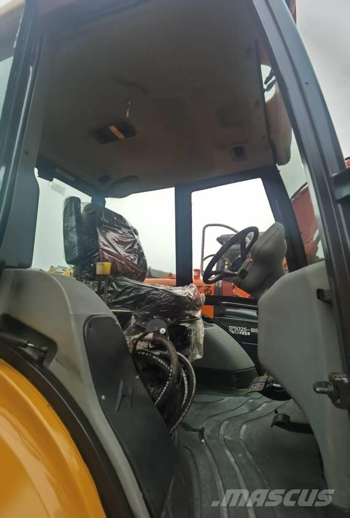 JCB 4 CX Екскаватори-навантажувачі