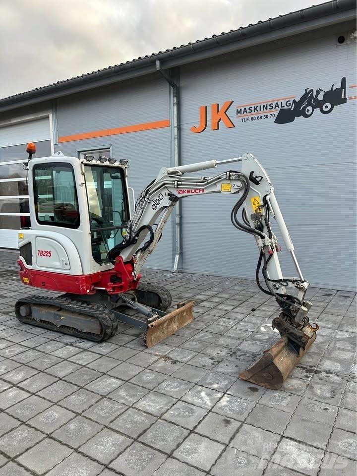 Takeuchi TB 225 Міні-екскаватори < 7т