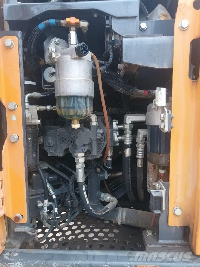 CASE CX 130 D Гусеничні екскаватори