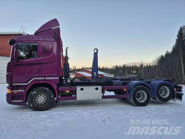Scania R 560 Вантажівки з гаковим підйомом