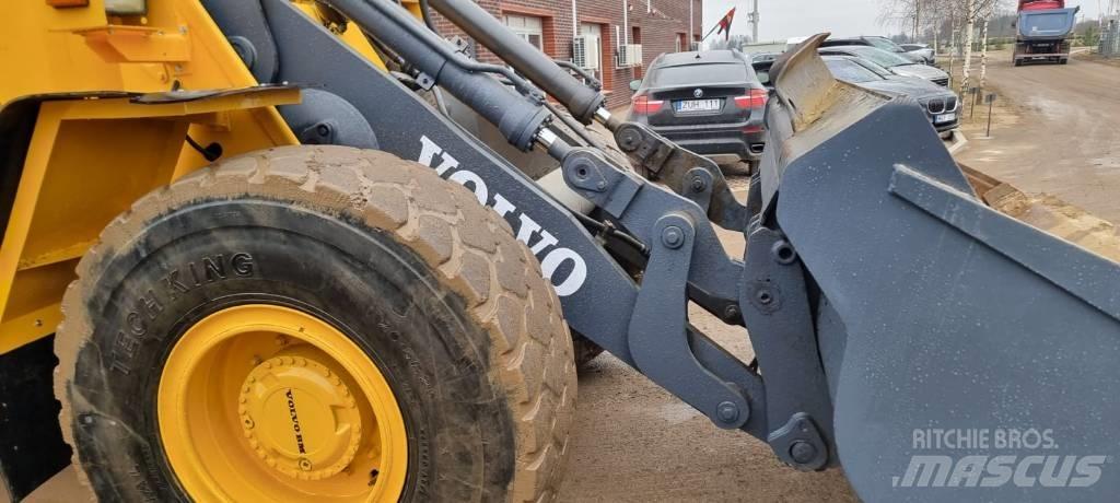 Volvo L 90 B Фронтальні навантажувачі