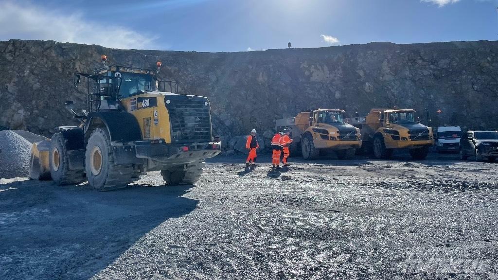 Komatsu WA480 Фронтальні навантажувачі