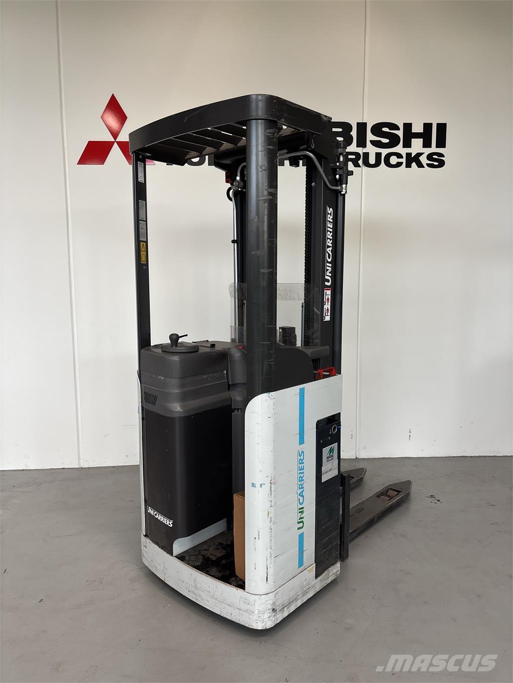 Atlet A160 Самохідні електроштабелери