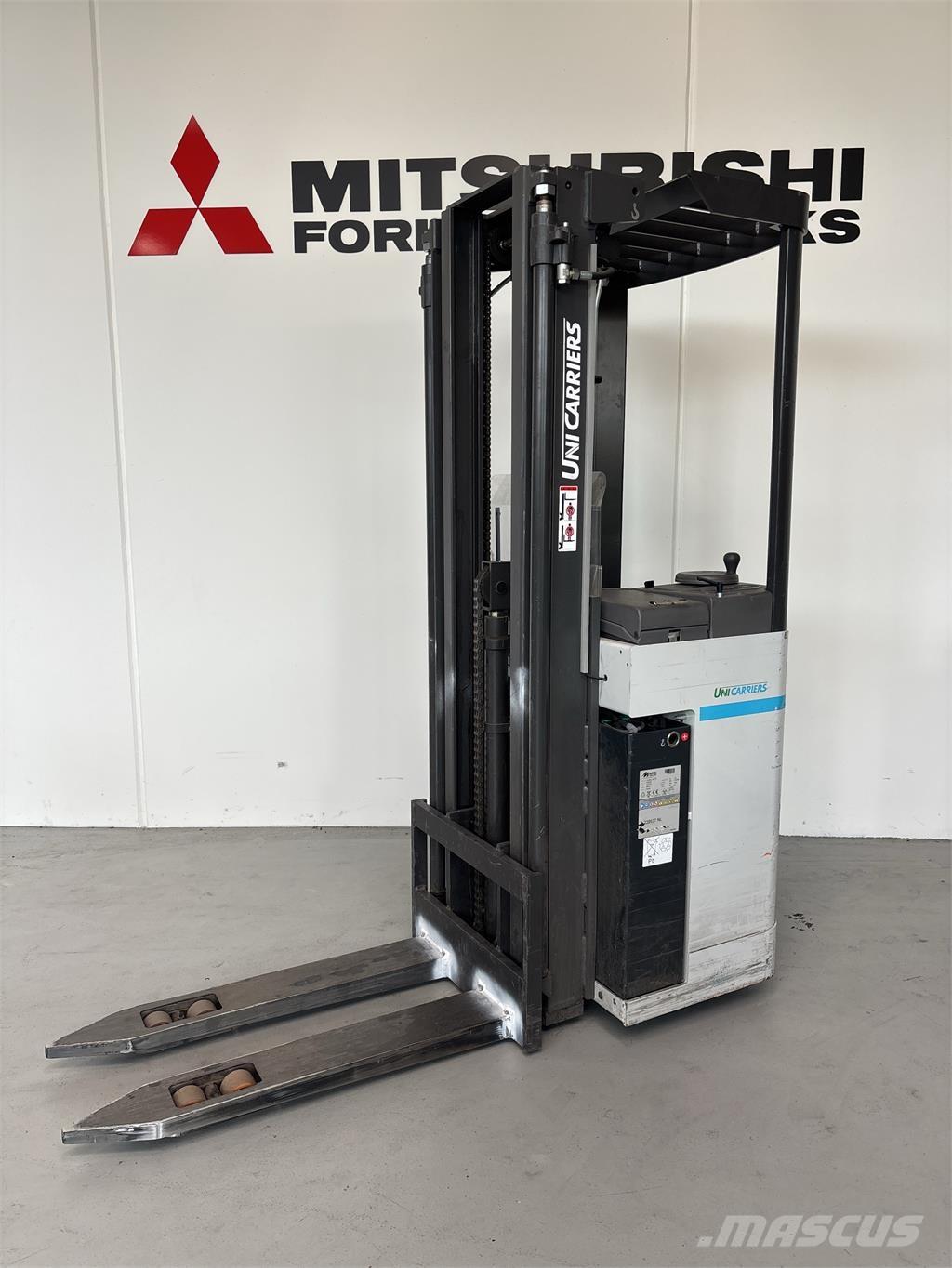 Atlet A160 Самохідні електроштабелери