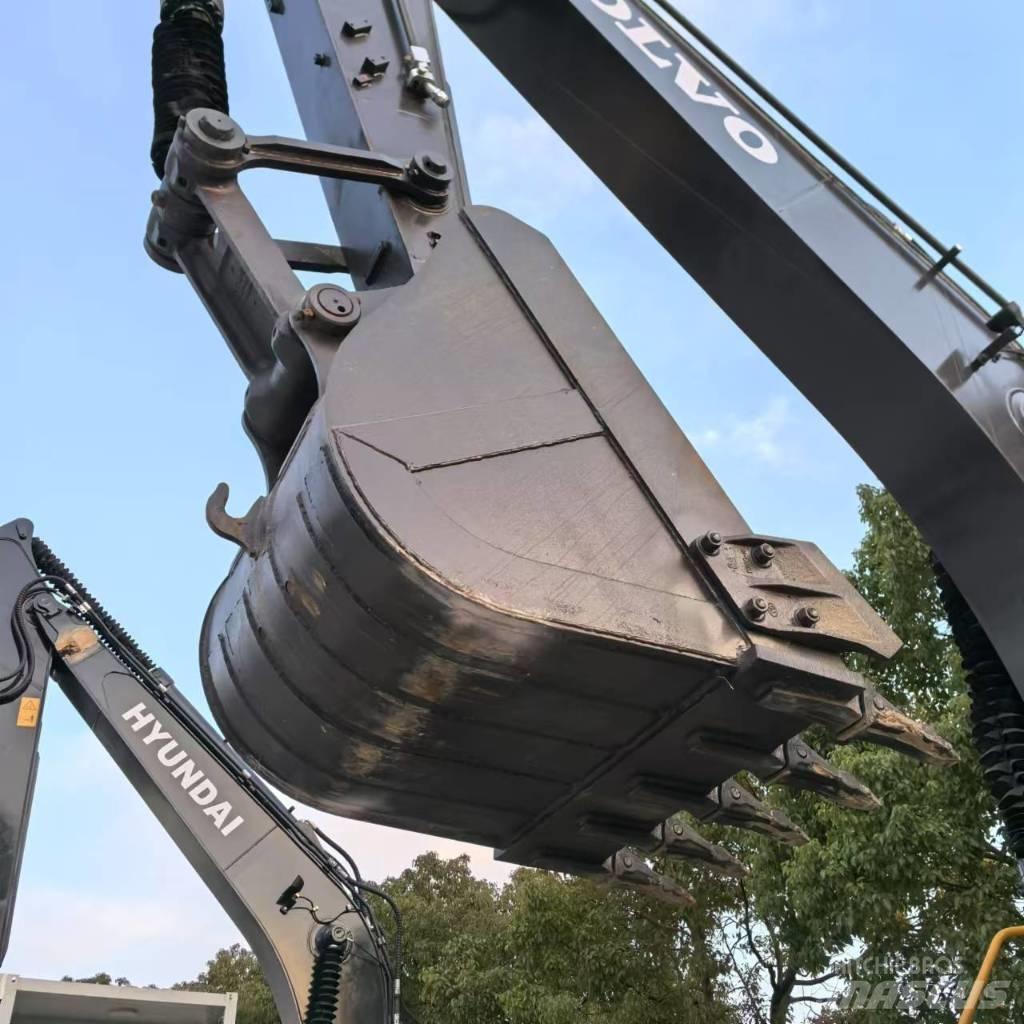 Volvo EC 210 D Гусеничні екскаватори