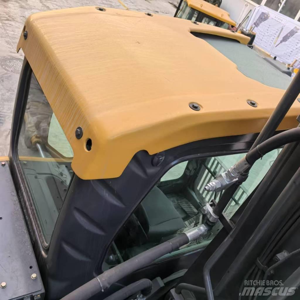 Volvo EC 210 D Гусеничні екскаватори