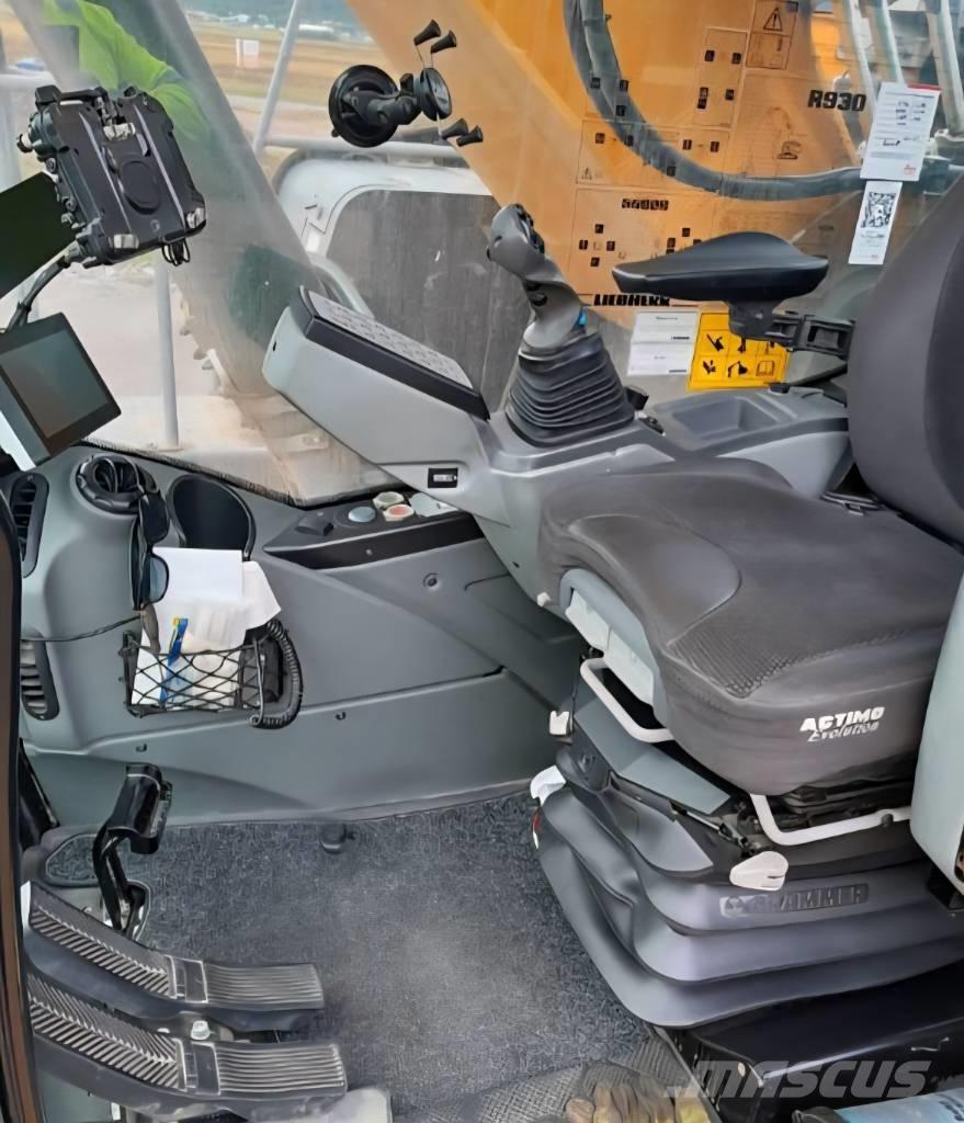 Liebherr R 930 G8 Гусеничні екскаватори