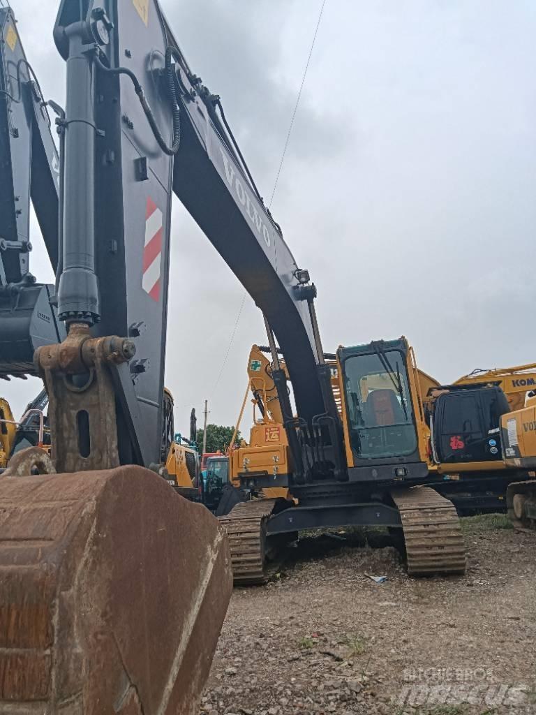 Volvo EC 210 Гусеничні екскаватори
