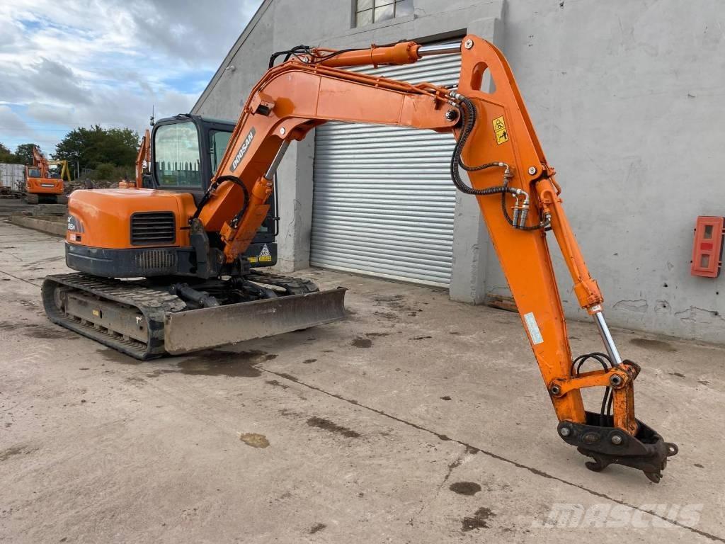 Doosan Develon DX85R Середні екскаватори 7т. - 12т.