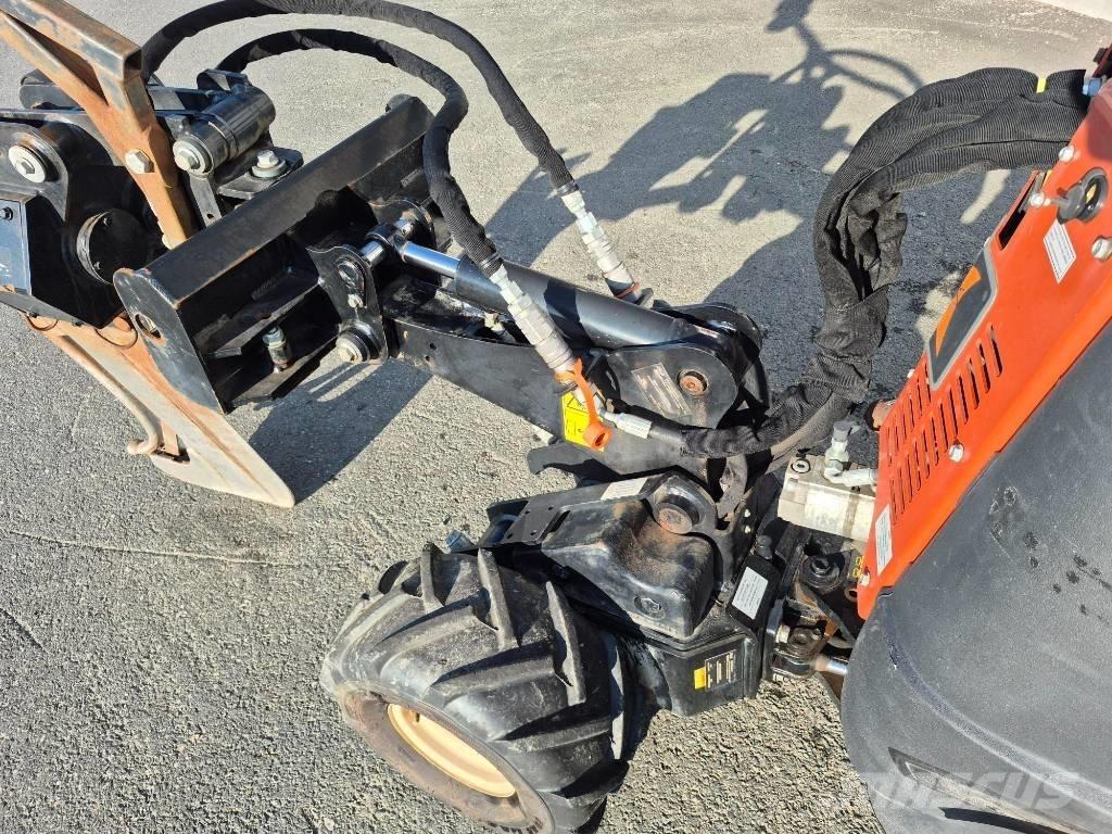 Ditch Witch R300 Канавокопачі