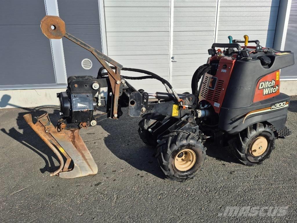 Ditch Witch R300 Канавокопачі