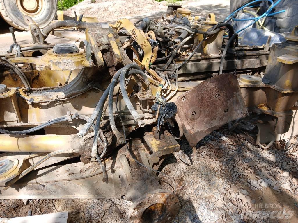 CAT 730 Зчленовані самоскиди