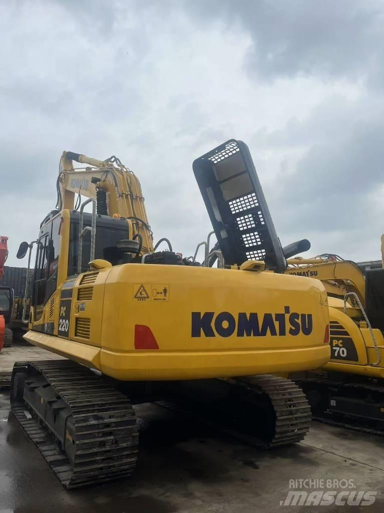 Komatsu PC 220-8 Гусеничні екскаватори