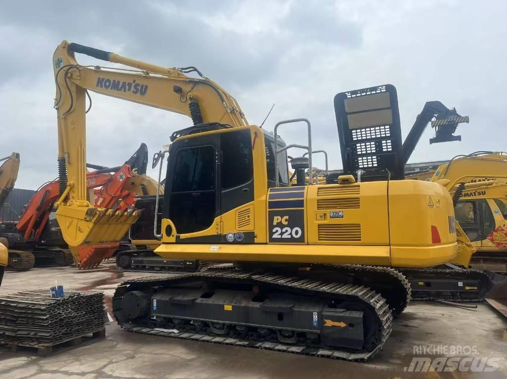 Komatsu PC 220-8 Гусеничні екскаватори