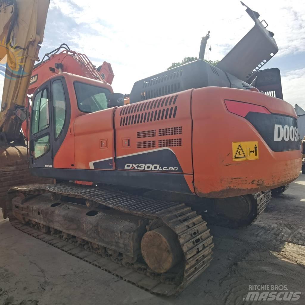Doosan DX 300 LC Гусеничні екскаватори