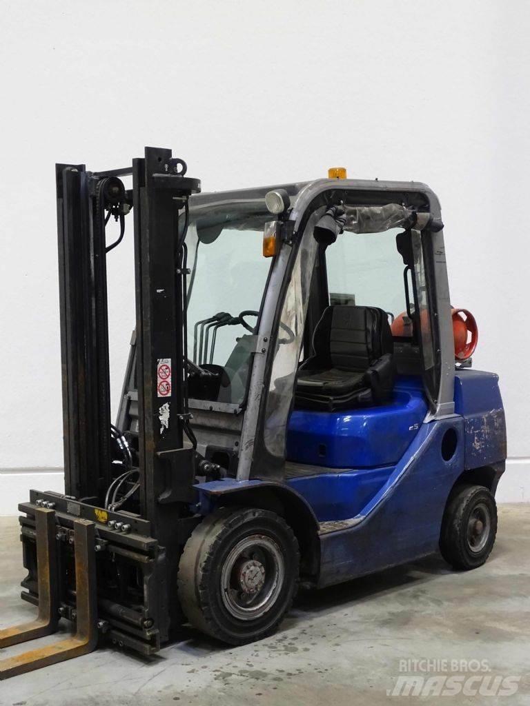Cesab M325G Газові навантажувачі