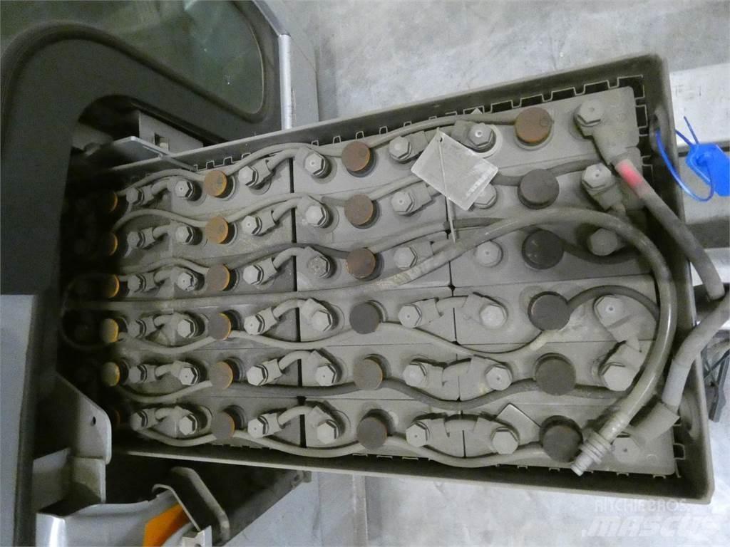 Still LTX70 Тягачі колісні
