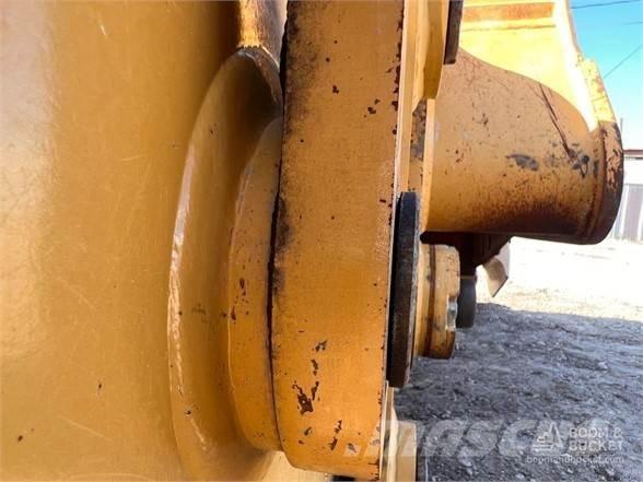 CAT 320 Гусеничні екскаватори