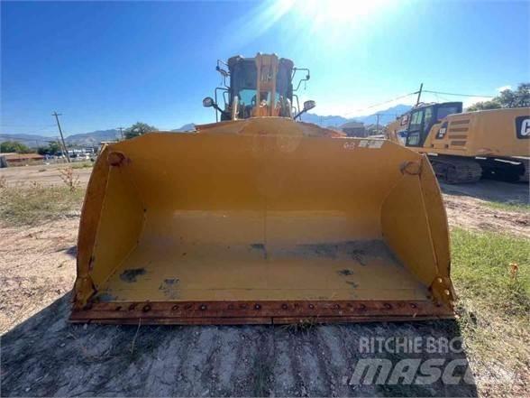 CAT 938M Фронтальні навантажувачі