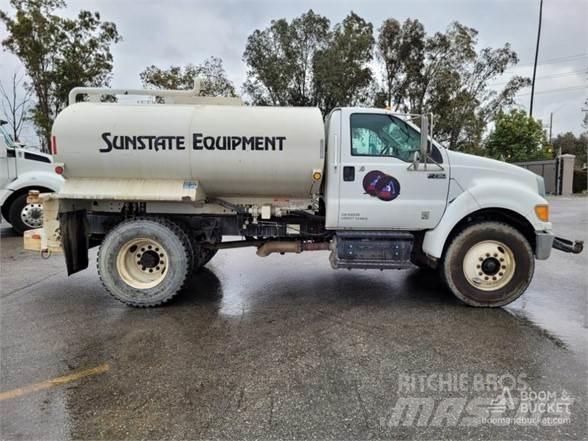 Ford F750 Поливальні машини