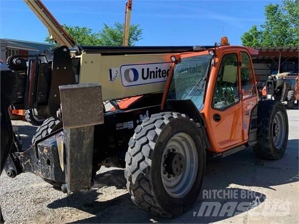 JLG 1055 Телескопічні навантажувачі