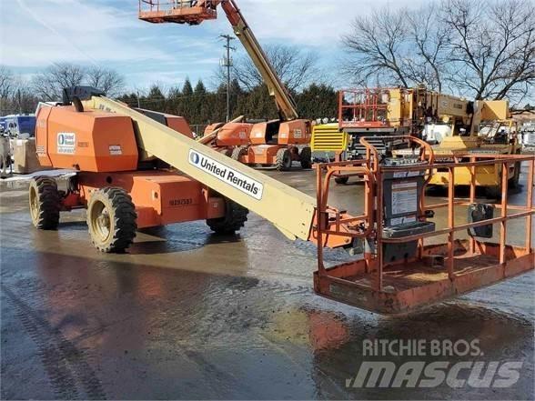 JLG 600S Телескопічні підйомники