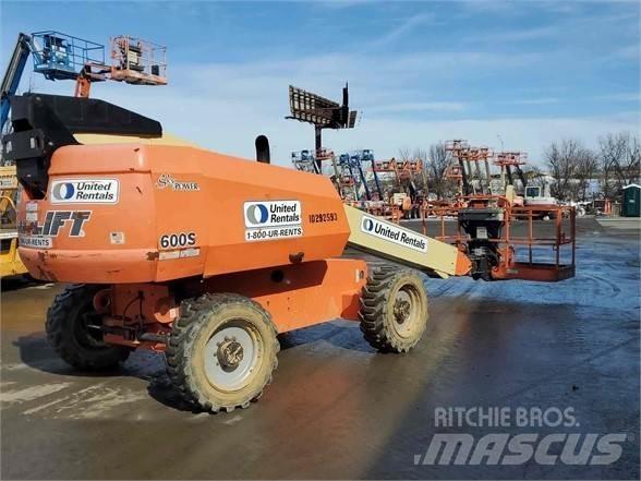 JLG 600S Телескопічні підйомники