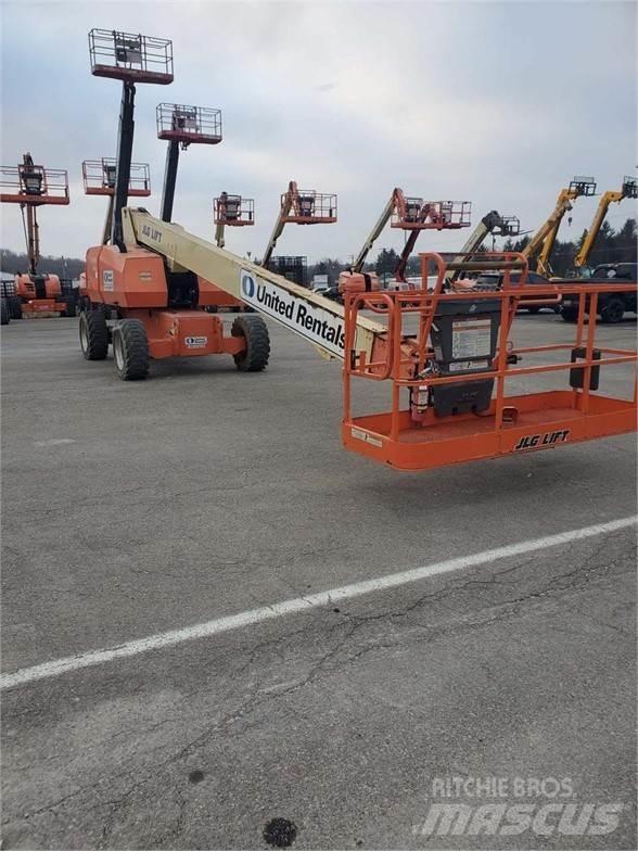 JLG 800S Телескопічні підйомники