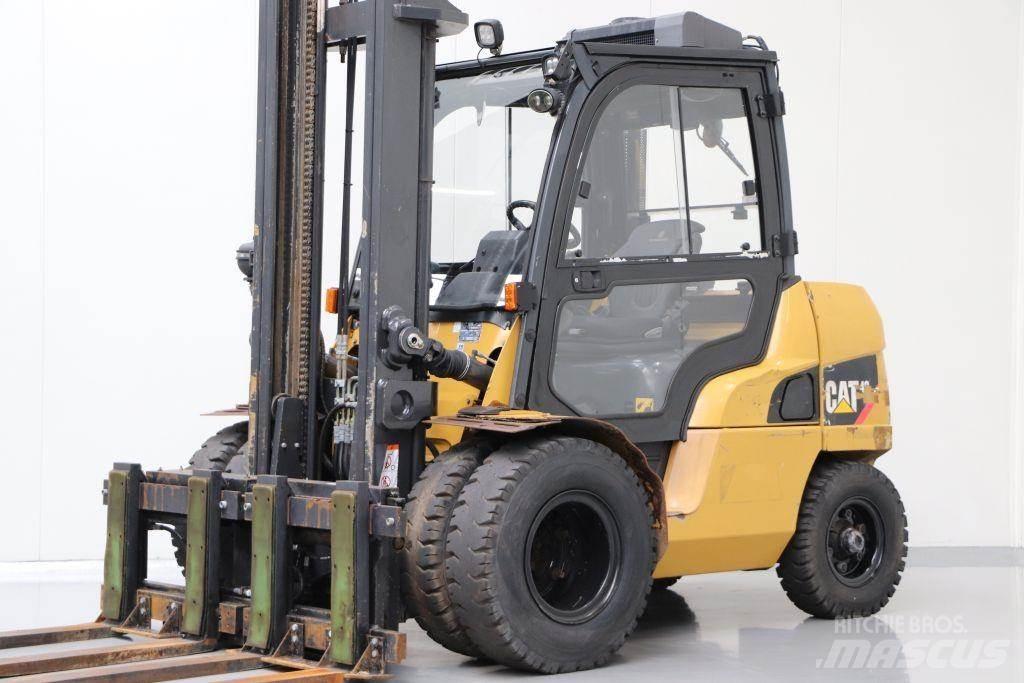 CAT DP40NT Дизельні навантажувачі