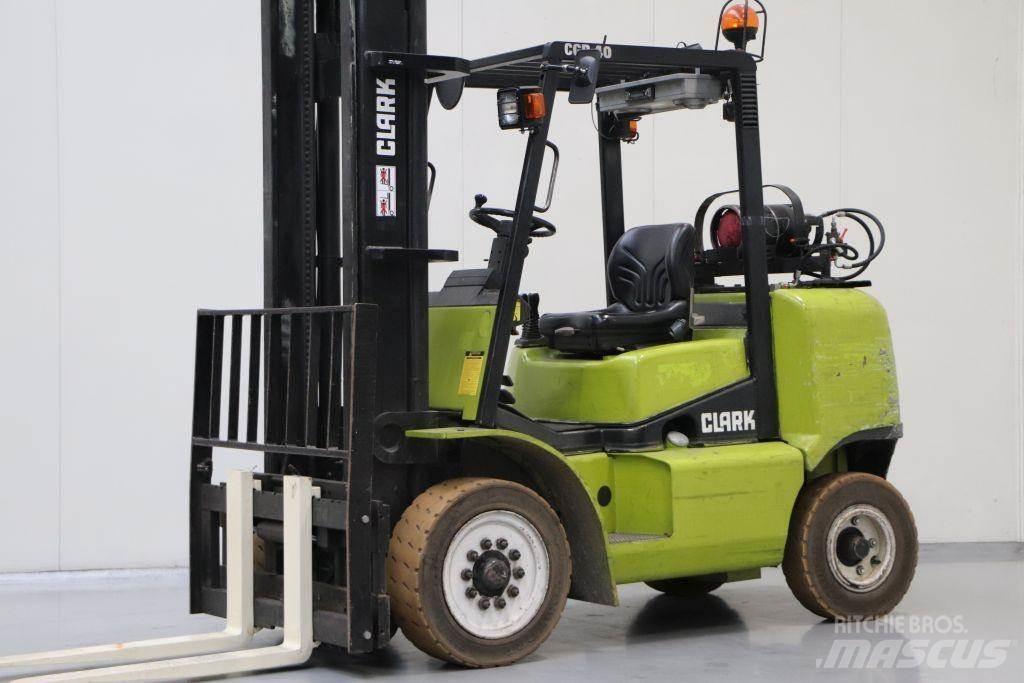 Clark CGP40 Газові навантажувачі