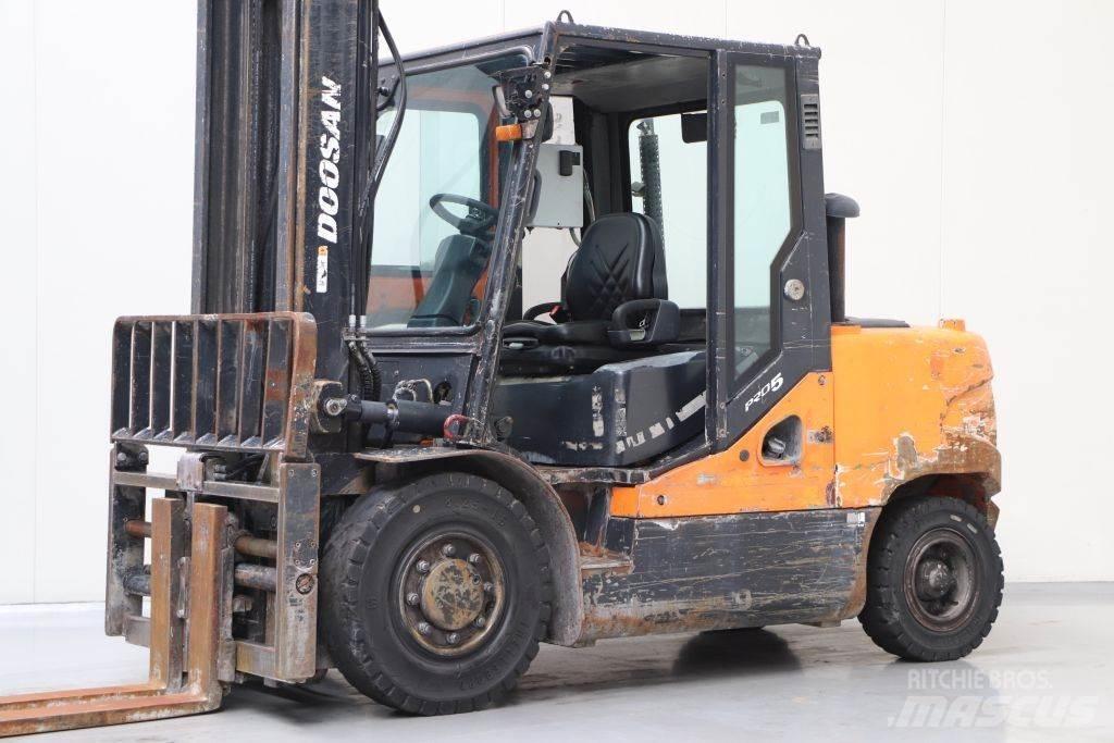 Doosan D50SC-5 Дизельні навантажувачі