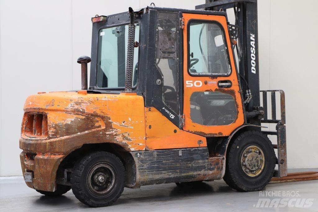 Doosan D50SC-5 Дизельні навантажувачі