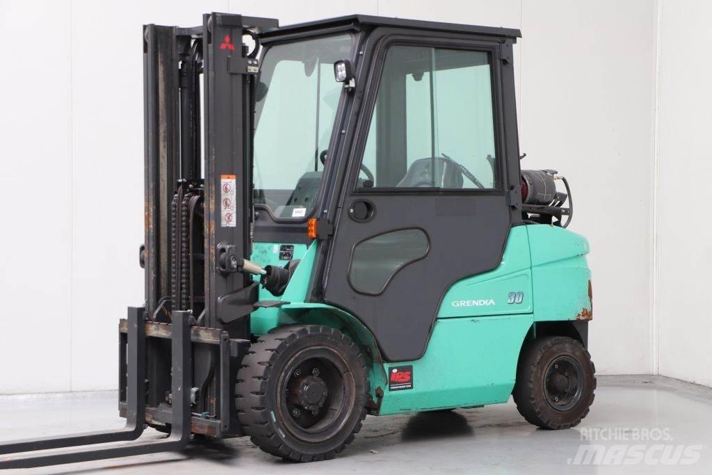 Mitsubishi FG30NT Газові навантажувачі